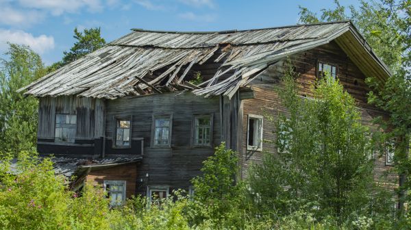 Cottage Demolition in Baton Rouge
